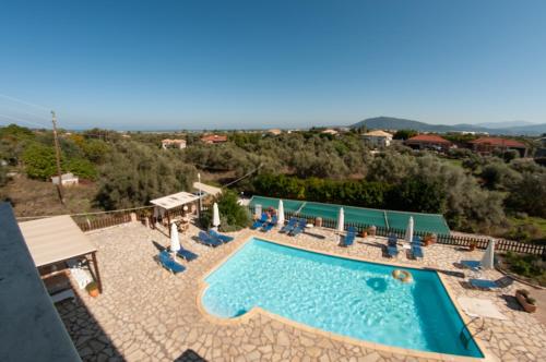 Villa mit Pool und Aussicht in der Unterkunft Ithaki Holidays in Lefkada Town