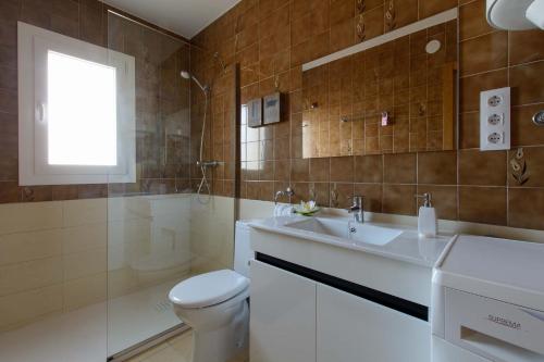 Et badeværelse på Apartaments La Pertusa 2o