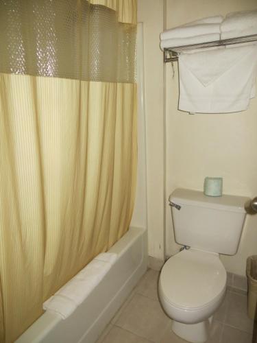 Ένα μπάνιο στο Travelodge by Wyndham Longmont