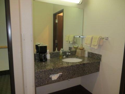 
A bathroom at North Park Inn & Suites
