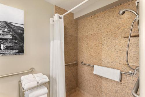 Koupelna v ubytování DoubleTree by Hilton Providence Airport Warwick