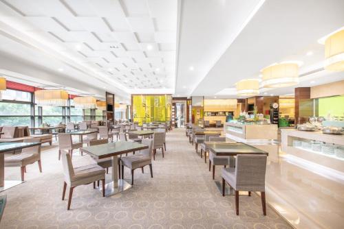 Restaurant ou autre lieu de restauration dans l'établissement Holiday Inn Express Beijing Dongzhimen by IHG