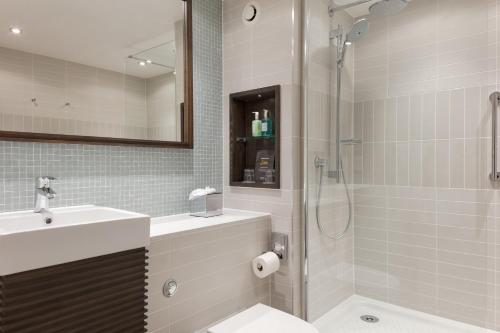 Gallery image of Staybridge Suites London Heathrow - Bath Road, an IHG Aparthotel in Hillingdon