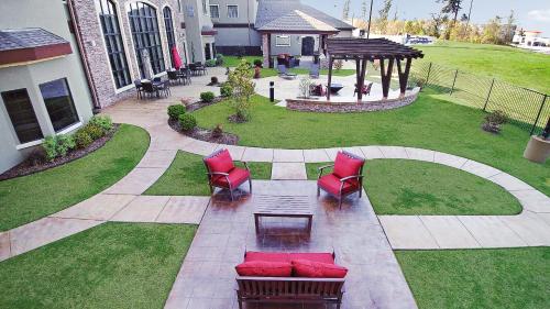 Jardín al aire libre en Staybridge Suites Longview by IHG