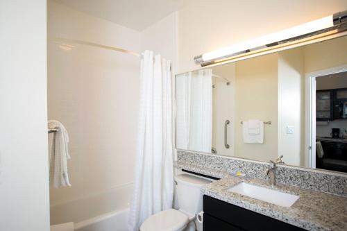 Vannas istaba naktsmītnē Candlewood Suites - Jacksonville - Mayport, an IHG Hotel
