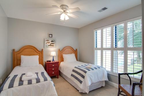 Un pat sau paturi într-o cameră la Ocean Boulevard Villas 101
