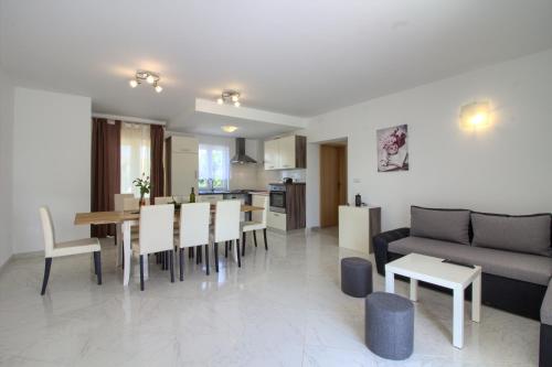 Charming villa Seve with private pool in Pula