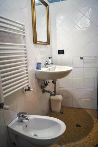 Bagno di Bed And Breakfast Arcobaleno