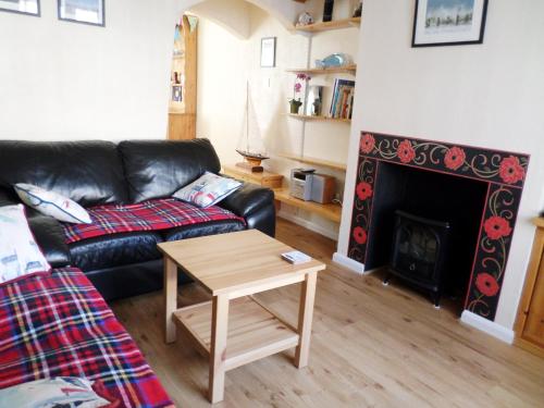 A seating area at Sunrise Cottage 