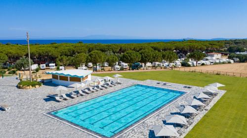 Poolen vid eller i närheten av Camping Village Baia Blu La Tortuga