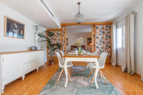 COZY 1BR APT RECENTLY RENOVATED IN CITY CENTRE