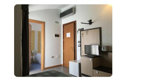 HOTEL LE MORGEにあるキッチンまたは簡易キッチン