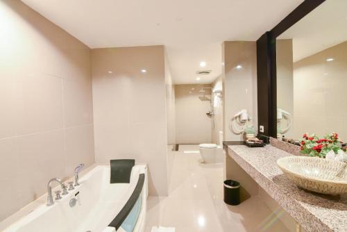 Gallery image of Grand Rocky Hotel Bukittinggi in Bukittinggi