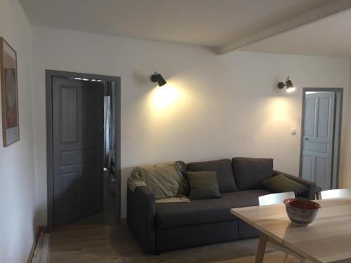 Appartement à Ile Rousseにあるシーティングエリア