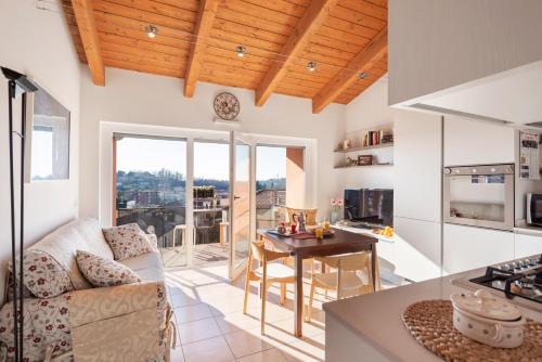 Bright Apartment Como Cavallasca – Photos 4