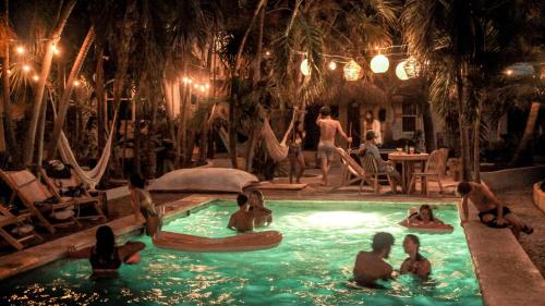 Bazén v ubytování Selina Puerto Escondido nebo v jeho okolí