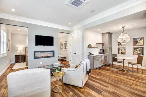 a living room with a couch and a table at Sonoma Bungalows in Sonoma