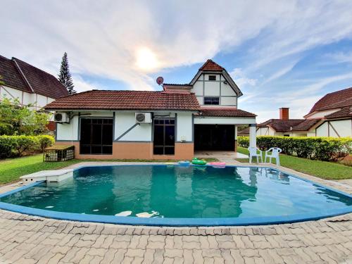 Gallery image of A famosa Resort Villa with private pool by BeeStay 10 pax in Kampong Alor Gajah