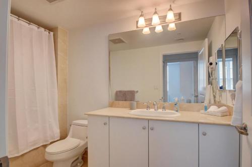 A bathroom at One Bedroom In Lux Condo,casa Costa! Wbeachpass!