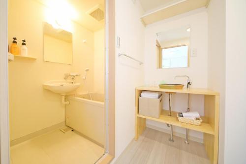 Bathroom sa Apartment HOTEL KIRO Kyoto STATION