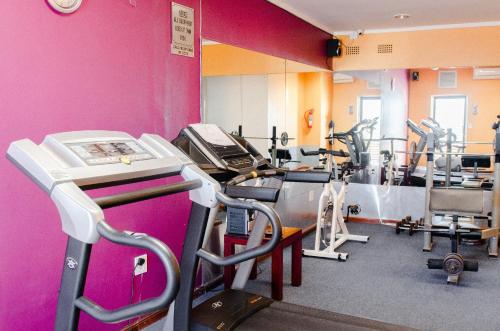 Fitness centrum a/nebo fitness zařízení v ubytování Strand Pavilion