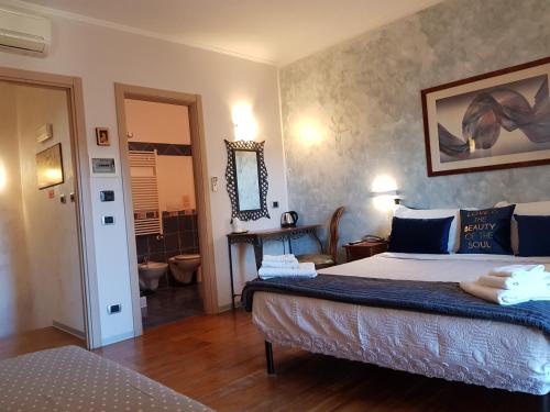 Gallery image of Aurelia Garden Gold B&B in Rome