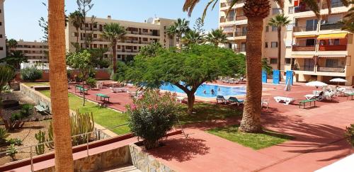 Bazén v ubytování Los Cristianos Cris Sol WiFi Pool nebo v jeho okolí