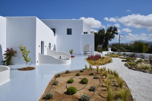 Сад в Crystal Mare Suites