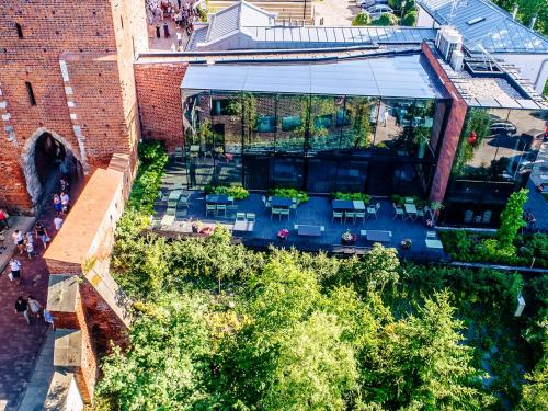 an overhead view of a building with a garden at Pokoje Gościnne WIDNOKRĄG in Sandomierz
