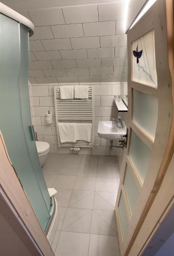 Kúpeľňa v ubytovaní penzion a kemp Harasov