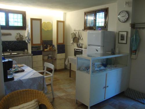 Kuchyň nebo kuchyňský kout v ubytování Galini Summer Holidays