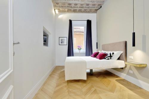 EVE Guest House at Trevi Fountain