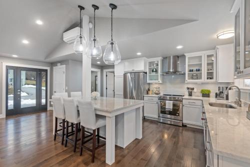 Dapur atau dapur kecil di Lakeview Luxury