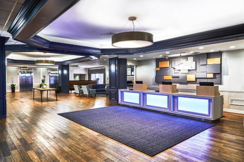 Holiday Inn Express Nashville-Downtown - Broadway, an IHG Hotel Image