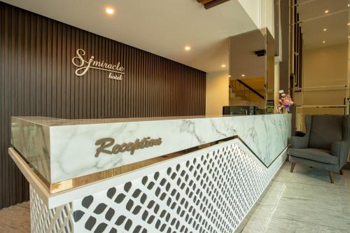 Un lugar para sentarse en SJ Miracle Hotel