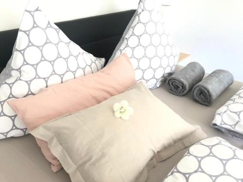 Ein Bett oder Betten in einem Zimmer der Unterkunft Ferienwohnungen A&S im Mittelrheintal