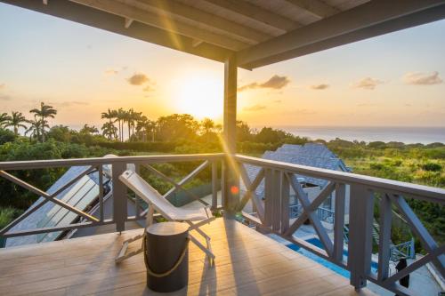  West Rock Villas -  Room  picture :   Tea/Coffee maker    Shower    Safety deposit box                           