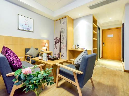 Ruang duduk di Novo Hotel Chongqing