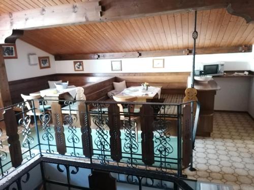 Una cocina o cocineta en Haus Anneliese