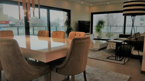 Posezení v ubytování Apartamento de Luxo na Praia