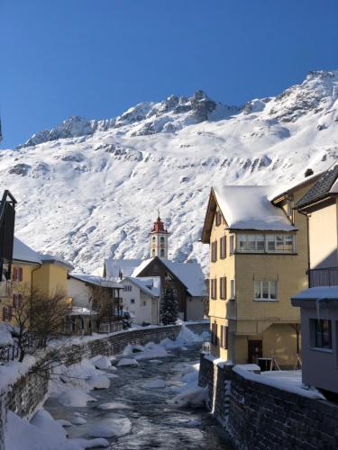 Gambar di galeri bagi Alpine Haus di Göschenen