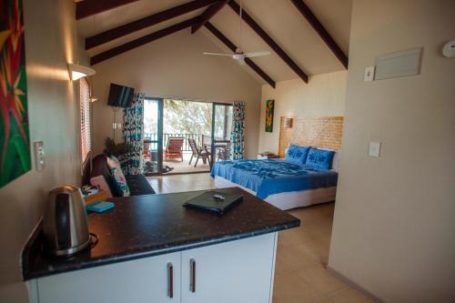 Istumisnurk majutusasutuses Nikao Beach Bungalows