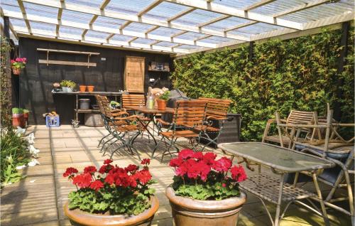 Φωτογραφία από το άλμπουμ του Two-Bedroom Holiday Home In Tarm σε Tarm