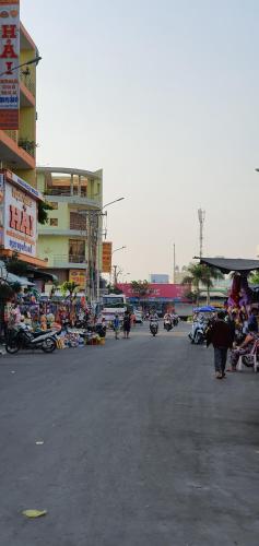 a group of people walking around a parking lot at NHÀ NGHỈ VIỆT NGA in Ha Tien