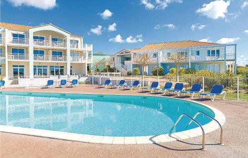 Gorgeous Apartment In Château-Dolonne