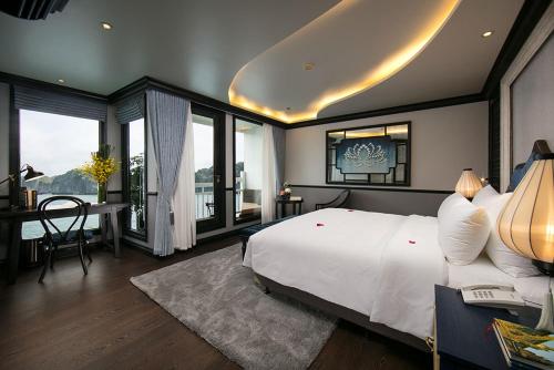 Gallery image of LaPinta Boutique Cruises in Ha Long