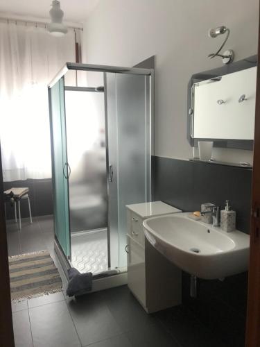 a bathroom with a shower and a sink at Calabria Mare Ionio - La Casa di Anna - Siderno Marina in Siderno Marina