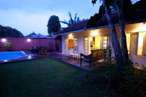 สระว่ายน้ำที่อยู่ใกล้ ๆ หรือใน Villa Ruby