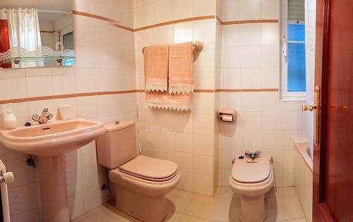 Koupelna v ubytování APARTAMENTO ALFICA VUT-981-AS