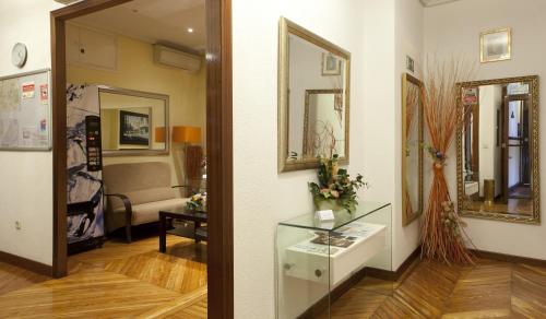 Fotografie z fotogalerie ubytování Hostal Los Alpes v destinaci Madrid